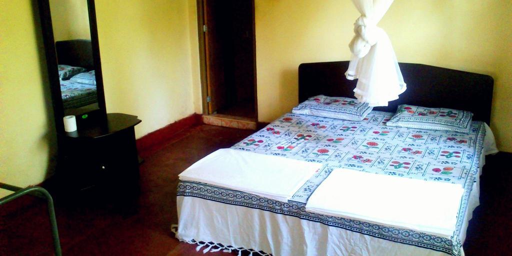 Haniffas Holiday Inn Kandy Ruang foto