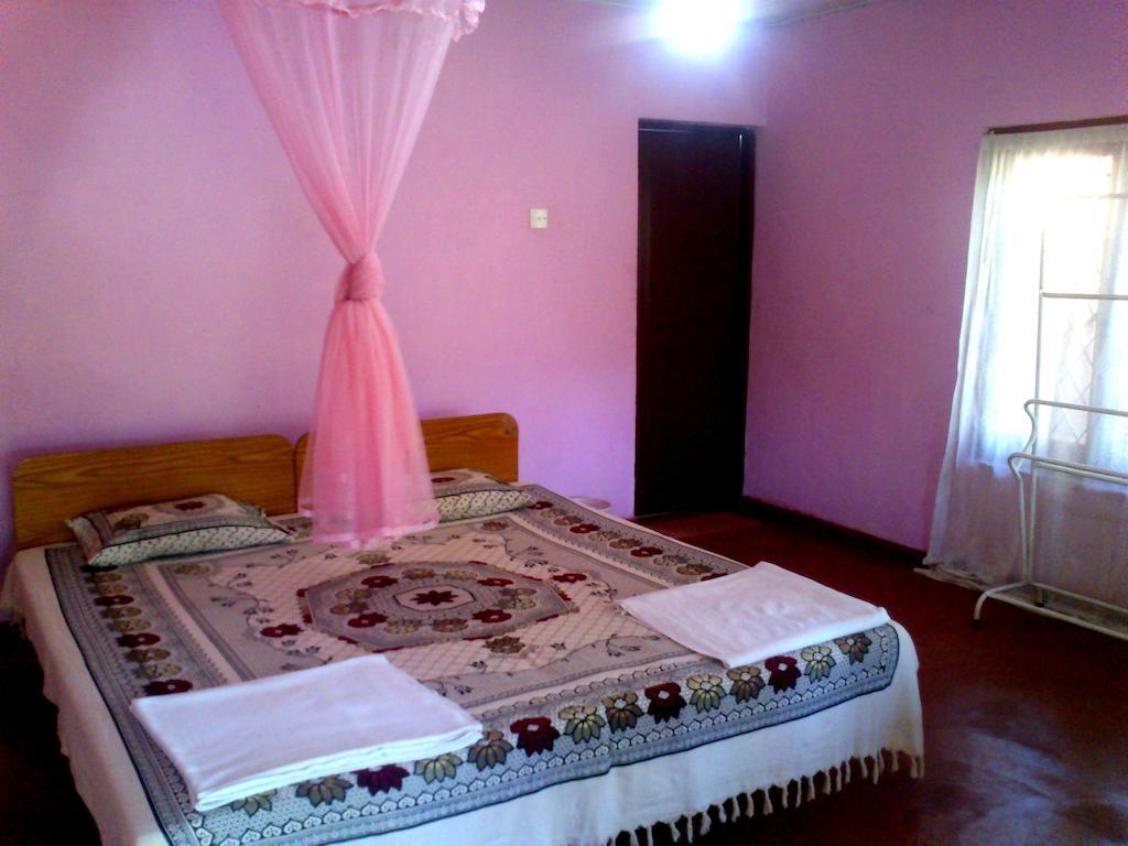 Haniffas Holiday Inn Kandy Ruang foto